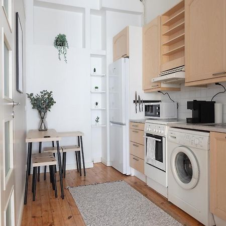 Idyllinen Valoisa Huoneisto Ullanlinnassa. Helsínquia Exterior foto
